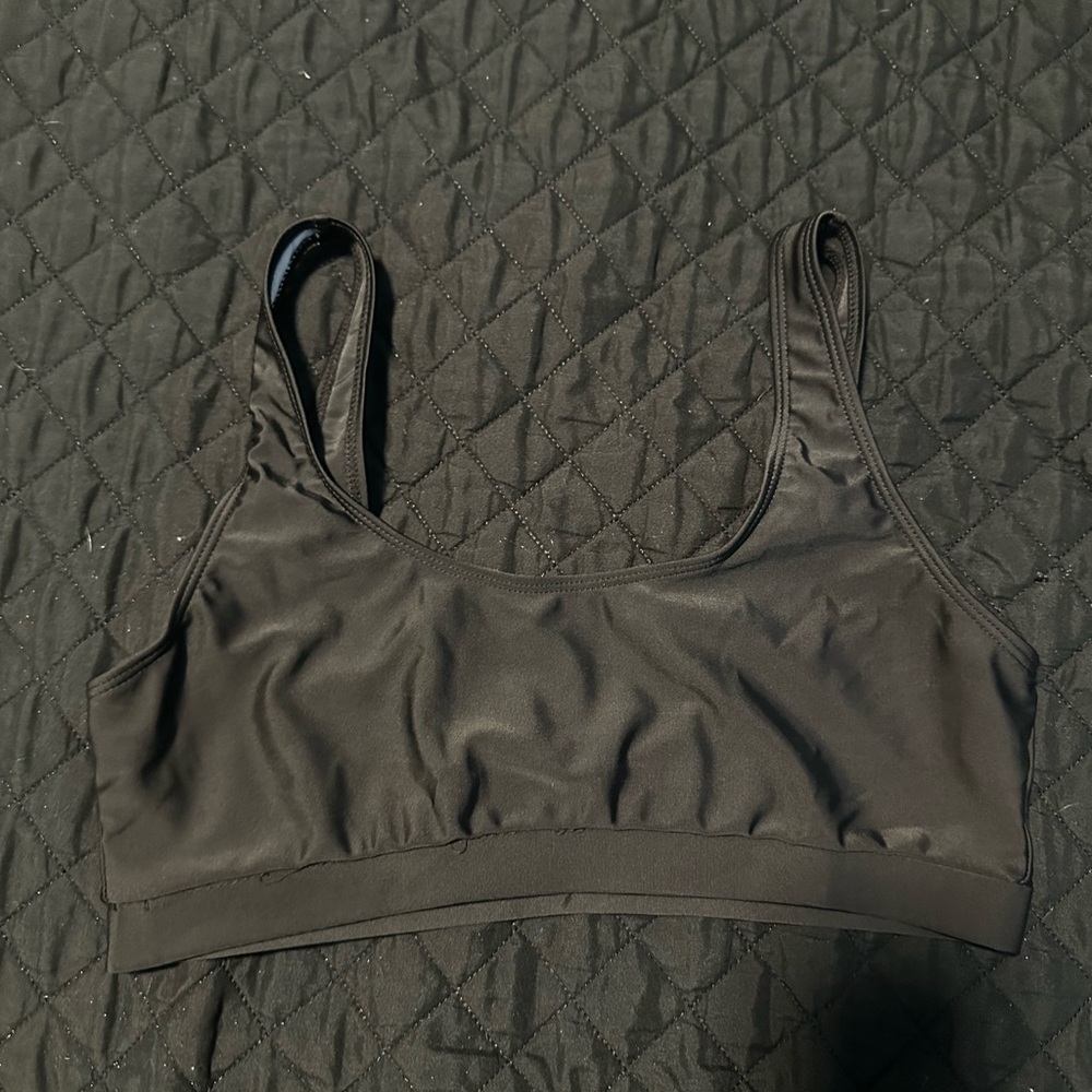 NWOT Lined Black Women's Sports Bikini Top - Super flattering